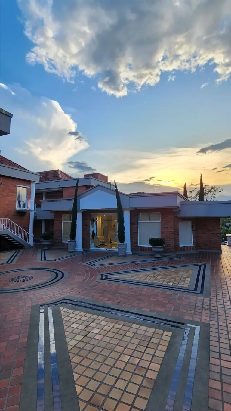 Consultorio del Dr. Carlos Arroyave en El Poblado, Medellín